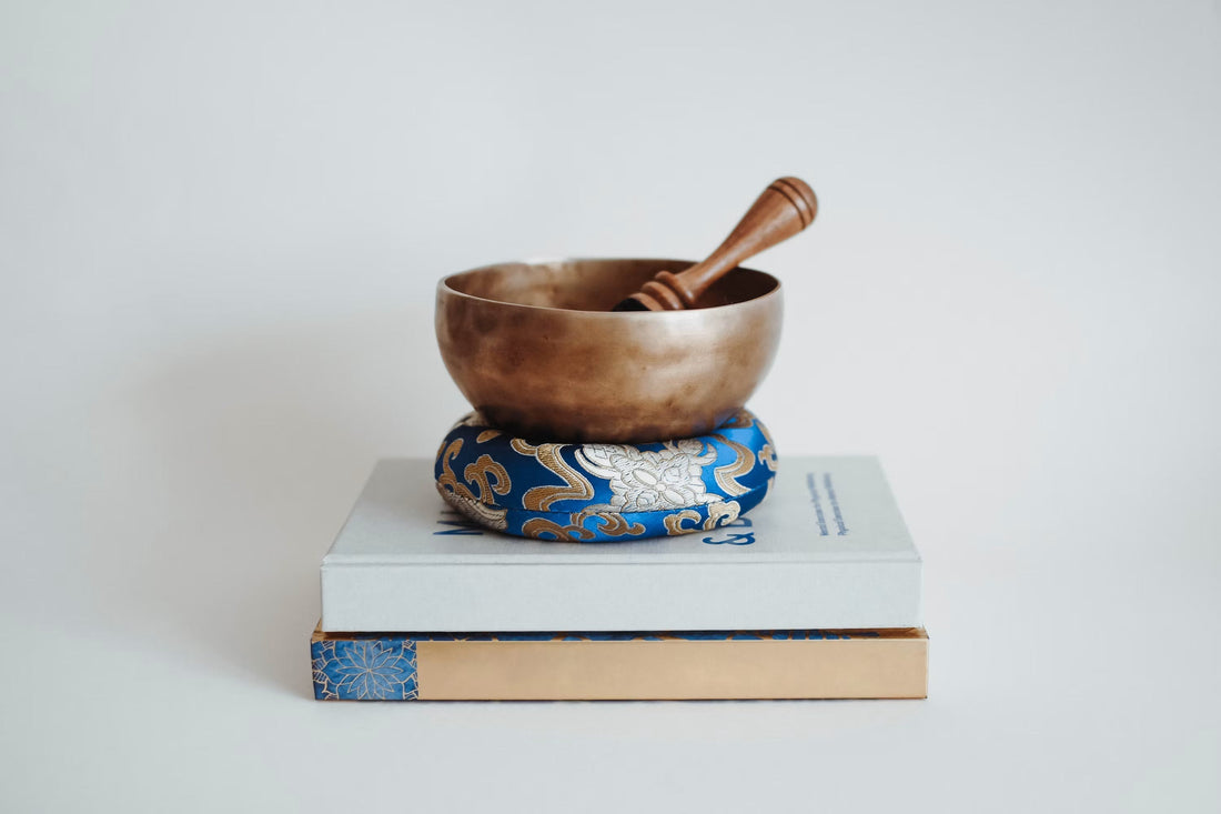 Machine Made vs Hand Hammered Singing Bowls — Which One Should You Actually Buy?